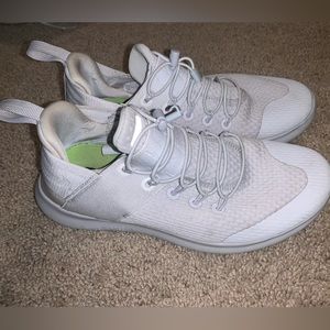 White Nike Free Run Commuter